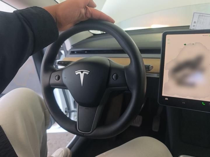 Model Y 2022 RWD photo 6