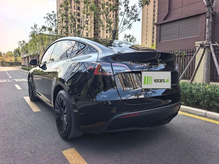 Model Y 2024 RWD photo 5