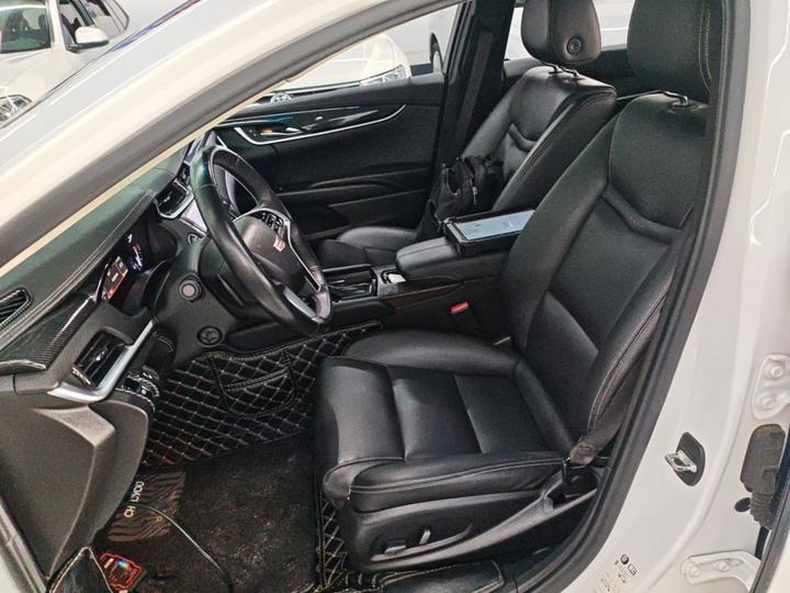 XTS 2018 28T Tech photo 6