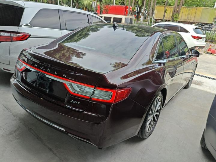 2019 2.0T RWD China VI photo 4