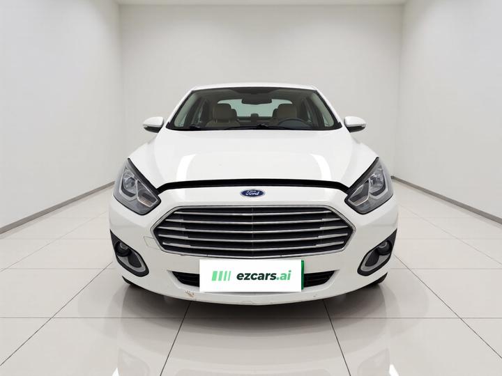 Escort 2015 1.5L AT Fashion photo 2