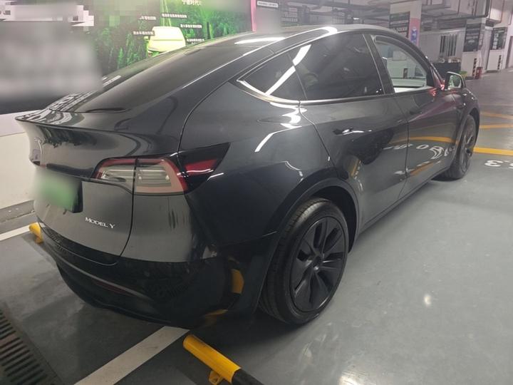 Model Y 2024 RWD photo 4