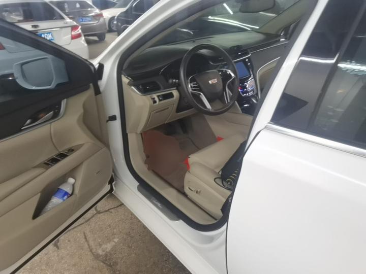 XTS 2017 28T Tech photo 7