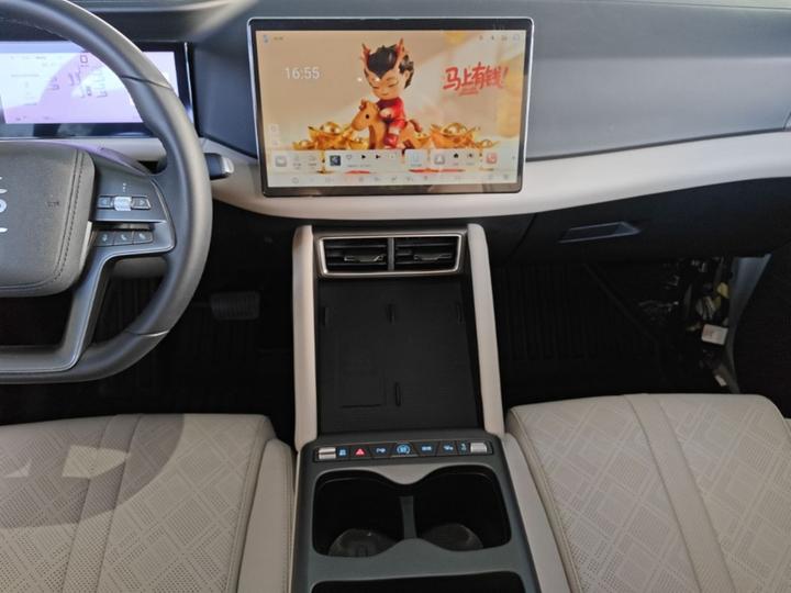 Yuan UP 2025 ADAS 401KM Leading photo 7