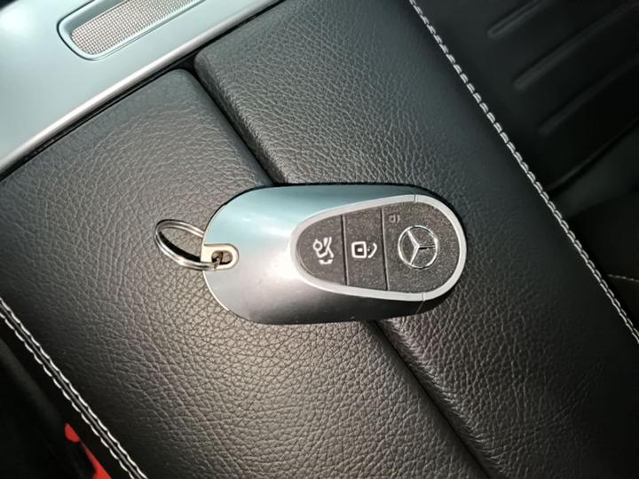 C-Class 2023 C 260 L Sport photo 8