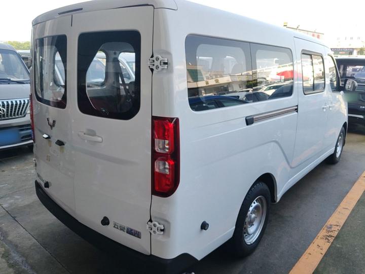 Wuling 2026 440km Bus Comfort 6-Seater photo 4