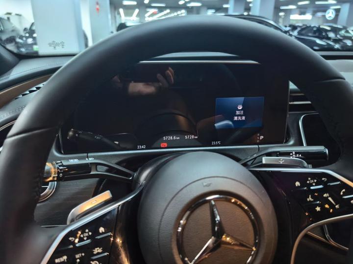 E-Class 2026 E 260 L photo 7