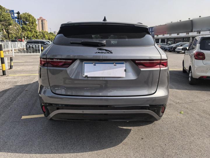 F-PACE 2024 P250 R-Dynamic SE photo 4