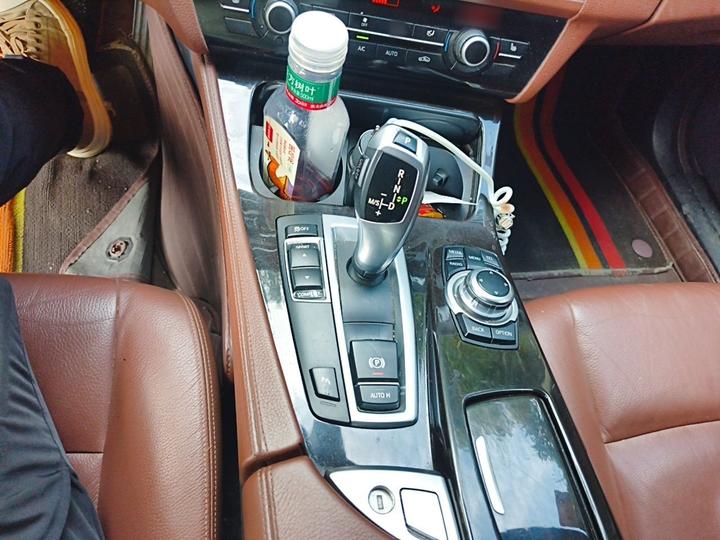 5 Series 2014 525Li Leading photo 6