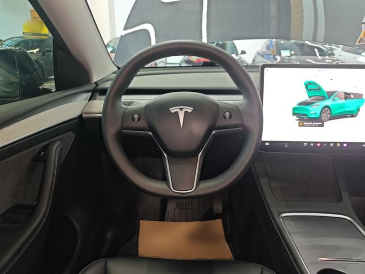Model Y 2024 RWD photo 6
