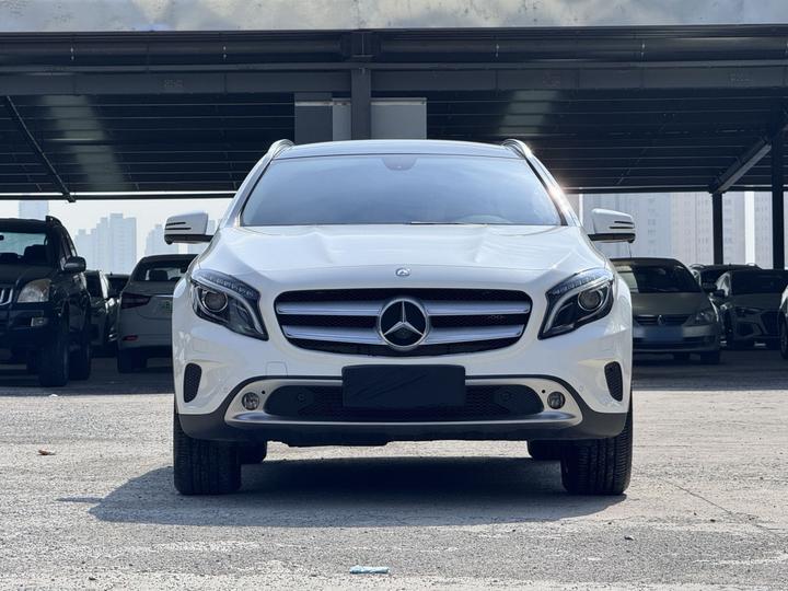 GLA 2015 GLA 220 4MATIC Luxury photo 2