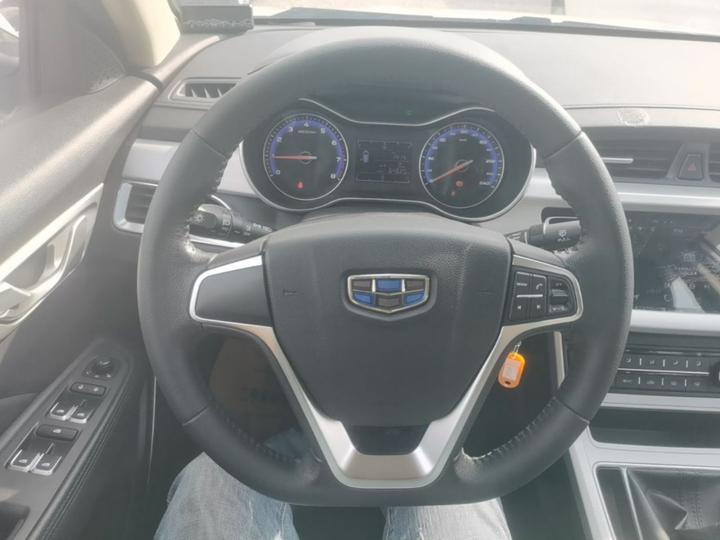 Vision 2018 1.5L MT photo 6