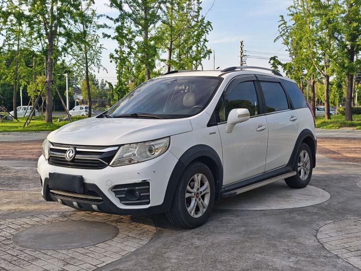 XV 2015 1.6L CVT Luxury