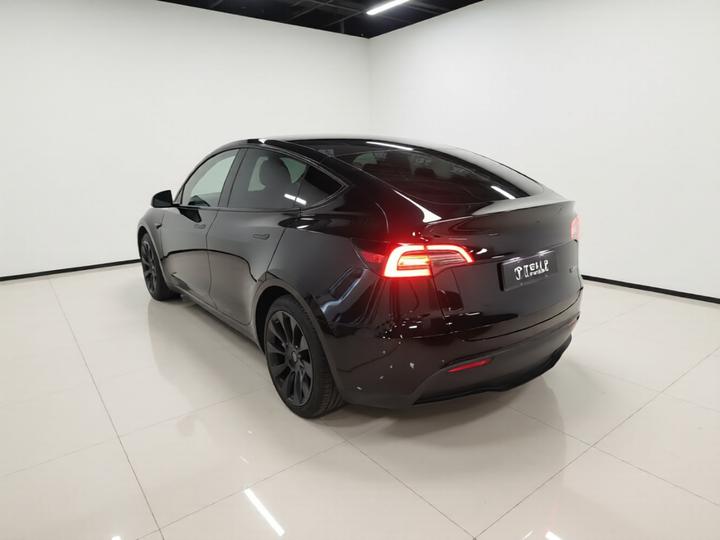 Model Y 2022 Facelift RWD photo 4