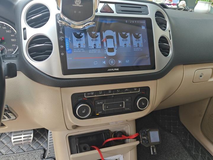 Tiguan 2012 1.8TSI AT AWD photo 5