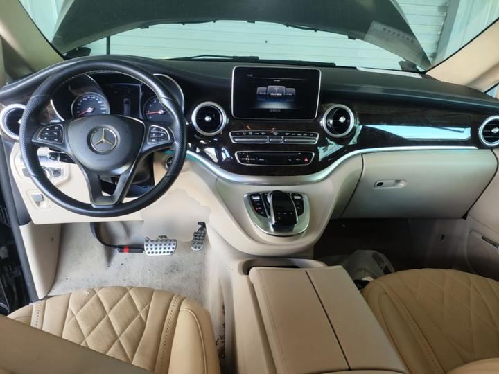 V-Class 2018 V 260 L Premium Extended China VI photo 5