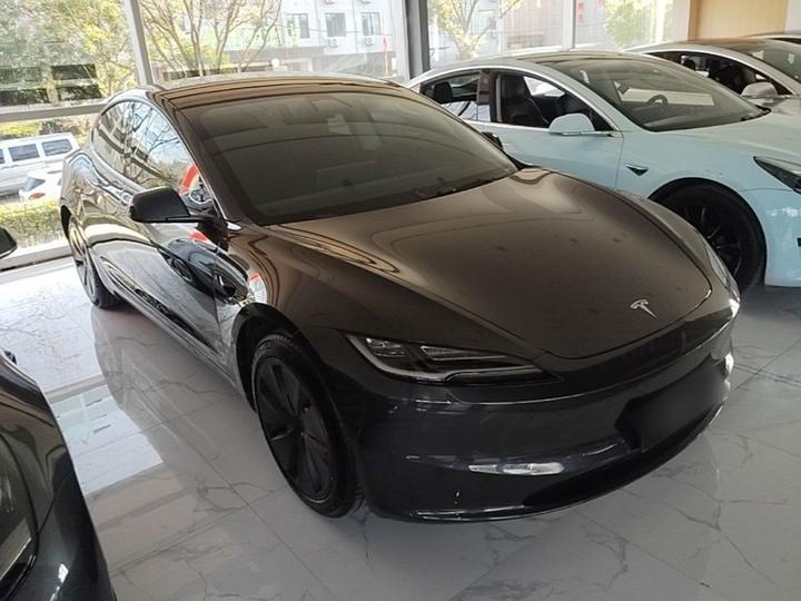 Model 3 2023 RWD photo 3