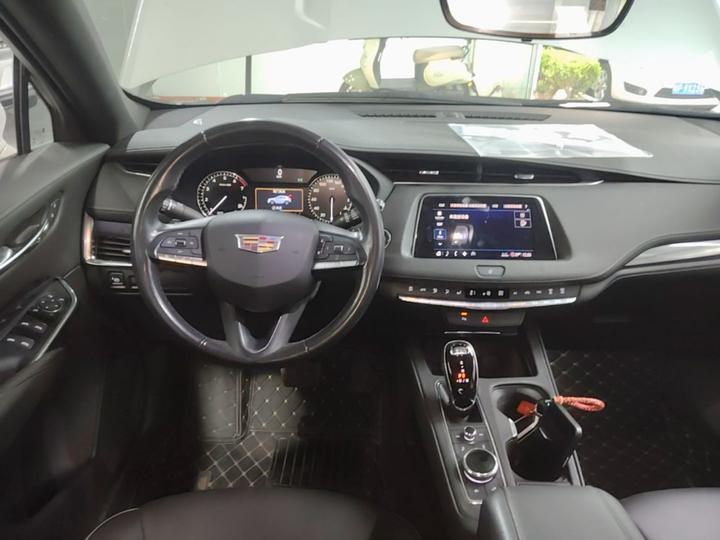 XT4 2020 Facelift 28T RWD Tech photo 3