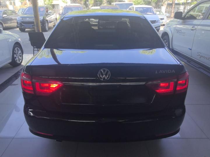 Lavida 2013 Facelift Classic 1.6L AT Comfort photo 5