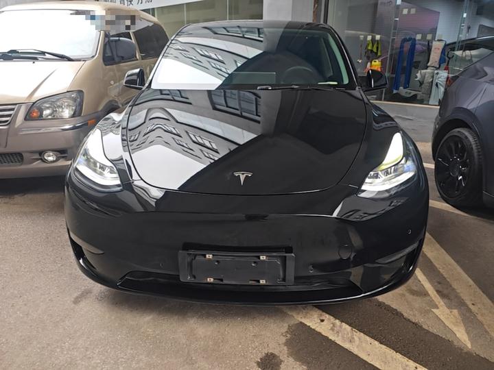 Model Y 2021 Standard Range RWD photo 2
