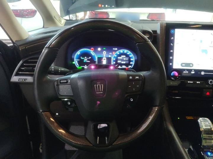 2024 Crown Hybrid 2.5L Supreme Executive photo 6