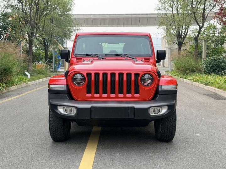 Wrangler 2021 2.0T 4-Door photo 2