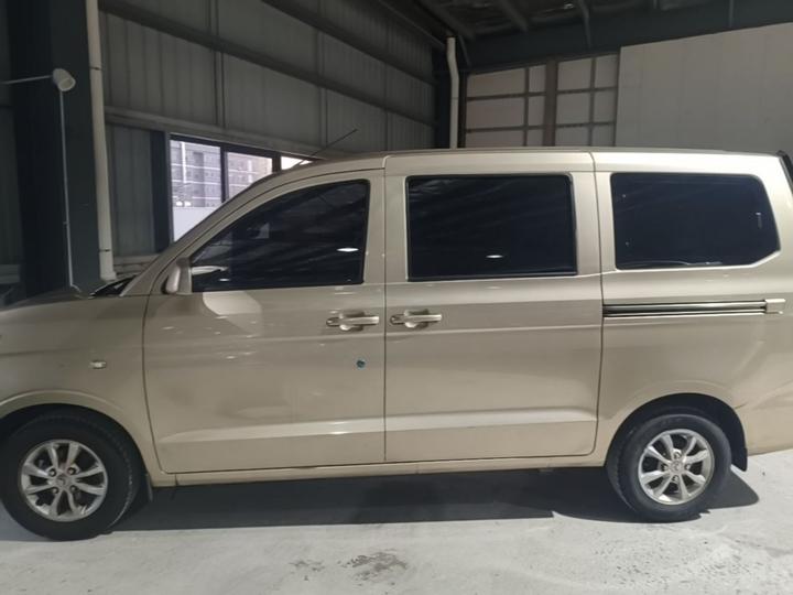 Wuling Hongguang V 2022 1.5L LAR photo 4