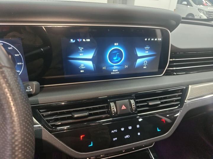 HS5 2022 Facelift 2.0T Connected photo 8
