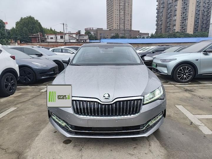 Superb 2022 TSI330 DSG photo 2