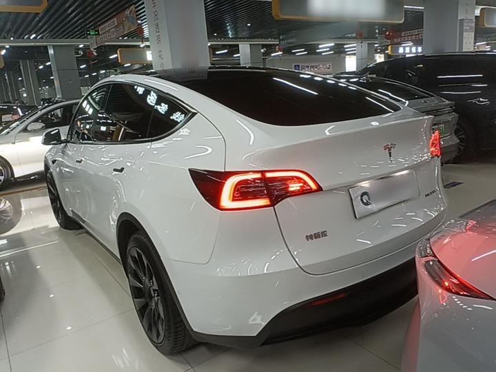 Model Y 2022 Long Range AWD photo 4