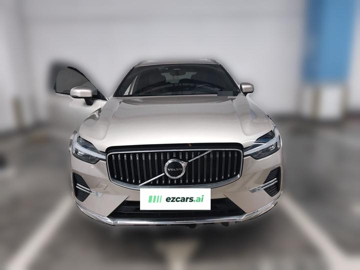 XC60 2023 B5 AWD Luxury photo 2