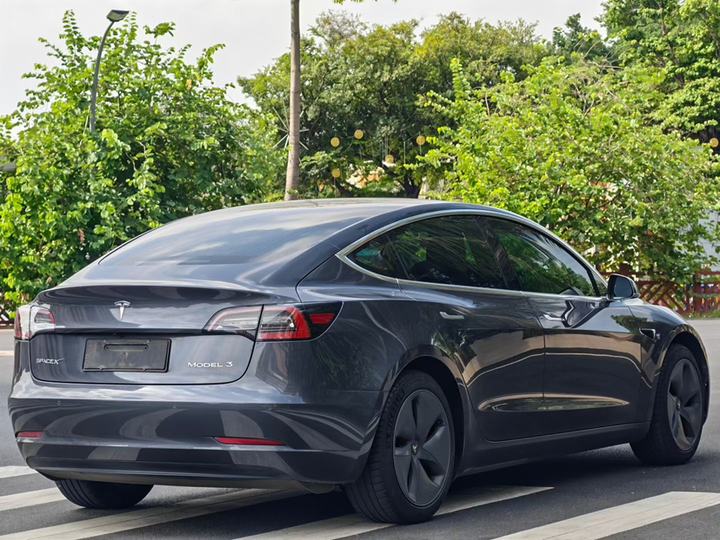 Model 3 2020 Standard Range RWD Upgraded photo 3