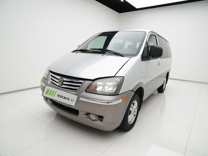 Lingzhi 2015 M5 Q7 2.0L 7-Seater Long Wheelbase Comfort