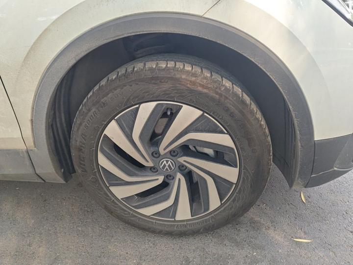 Tiguan L 2025 300TSI AT RWD photo 8