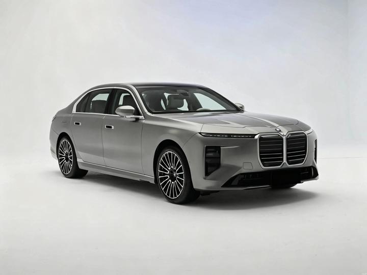 7 Series Facelift 740Li Leading M Sport Package photo 3