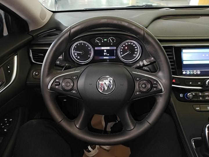 LaCrosse 2022 652T Luxury photo 2