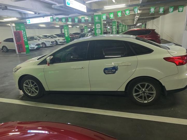 Focus 2015 Sedan 1.6L MT photo 3
