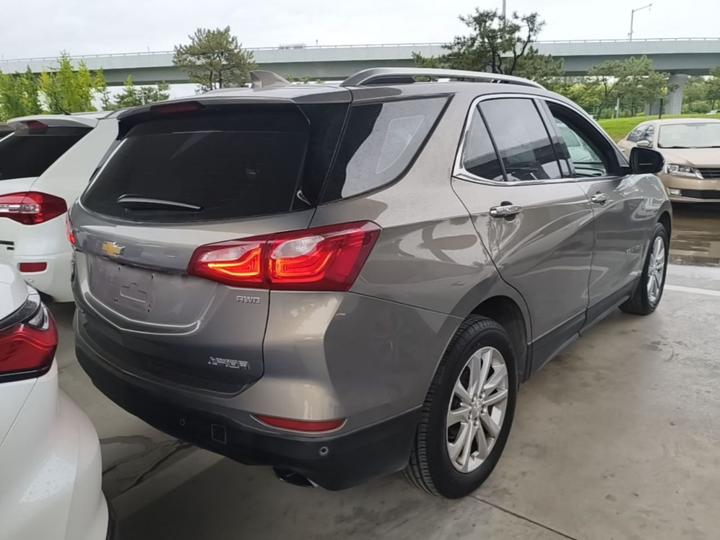 2018 550T AT AWD photo 4
