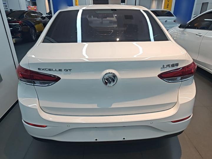 Excelle 2021 Facelift Classic 1.5L AT Elite photo 3