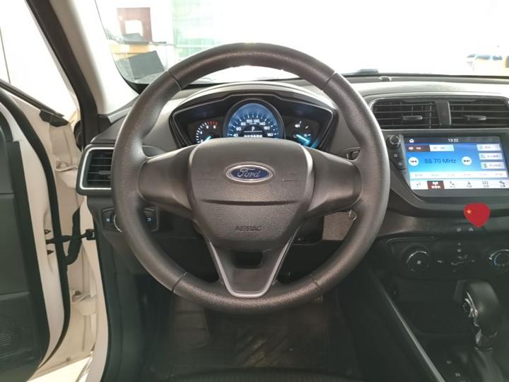 Escort 2019 1.5L AT photo 6