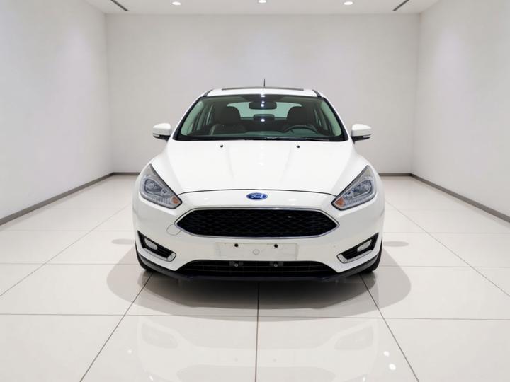Focus 2015 Hatchback 1.6L AT photo 2