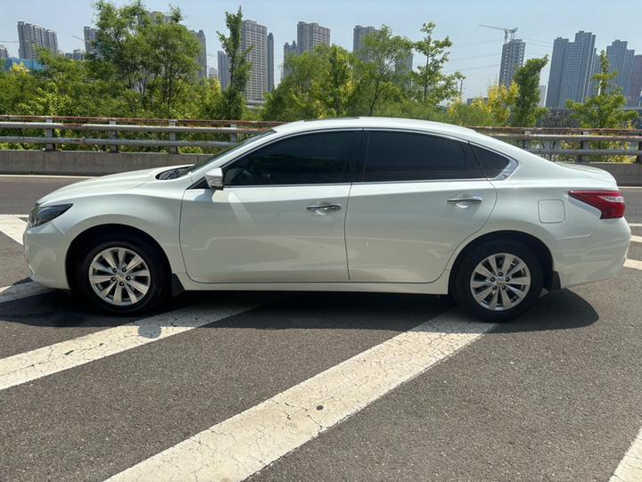 Teana 2016 Facelift 2.0L XL Comfort photo 4
