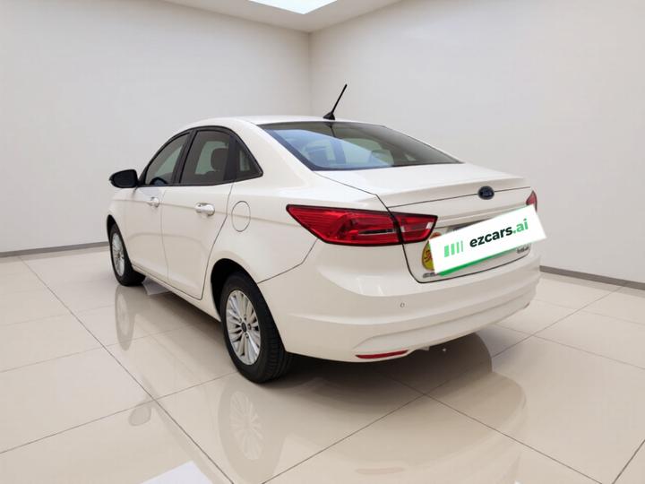 Escort 2017 Facelift 1.5L MT Comfort photo 4