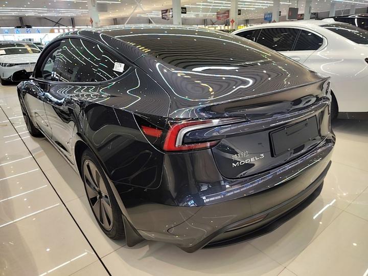 Model 3 2025 RWD photo 4