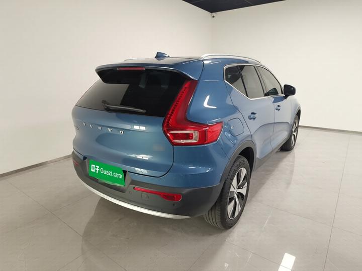 XC40 2023 B3 Luxury photo 6