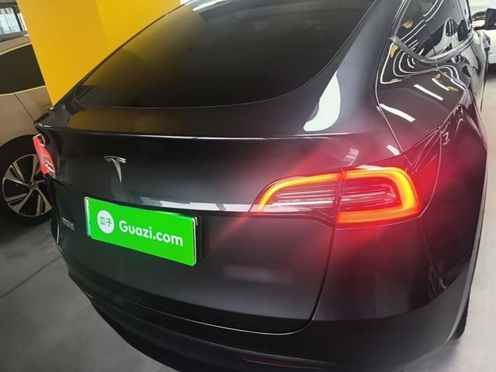 Model Y 2024 RWD photo 3