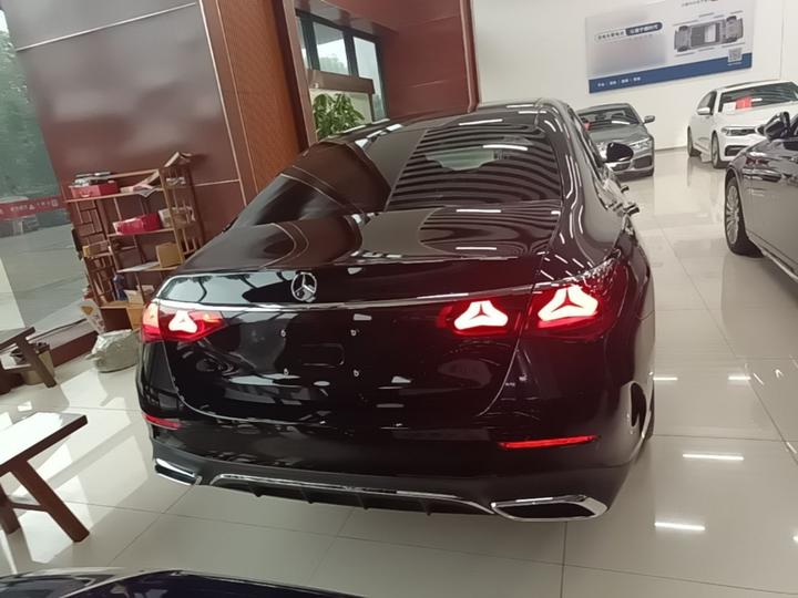 E-Class 2024 E 300 L Luxury Sport photo 3