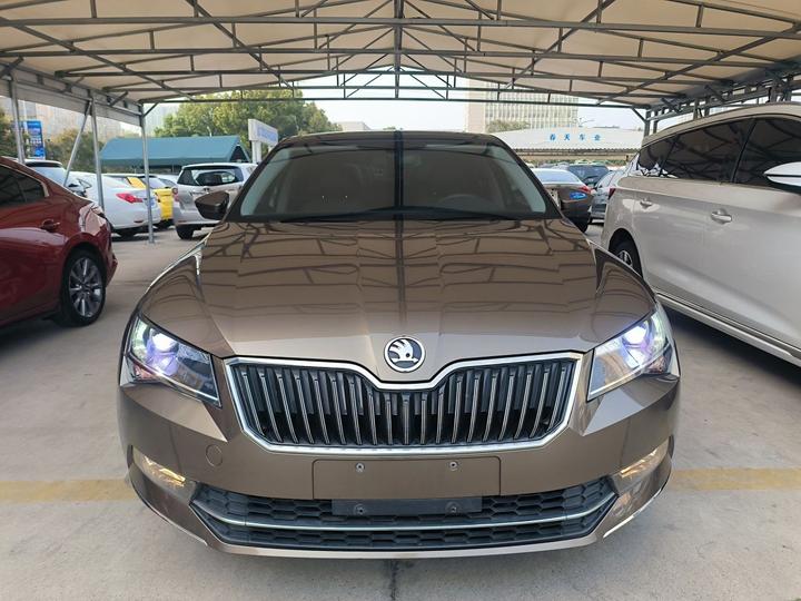 Superb 2016 TSI330 DSG photo 2