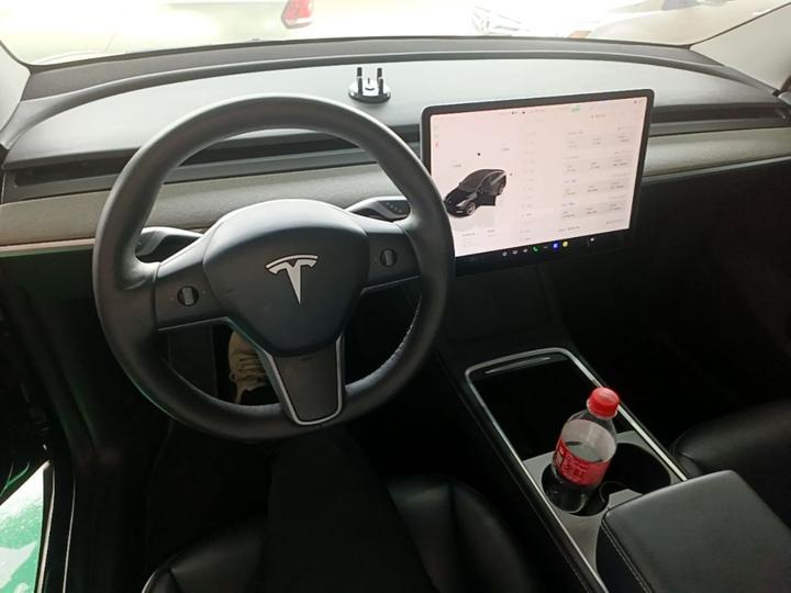 Model Y 2024 RWD photo 5