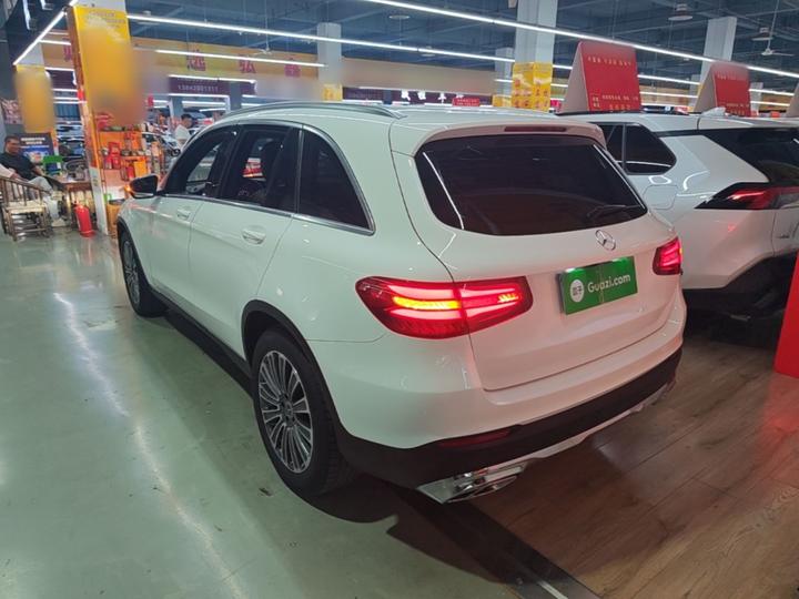 GLC 2017 GLC 200 4MATIC photo 4